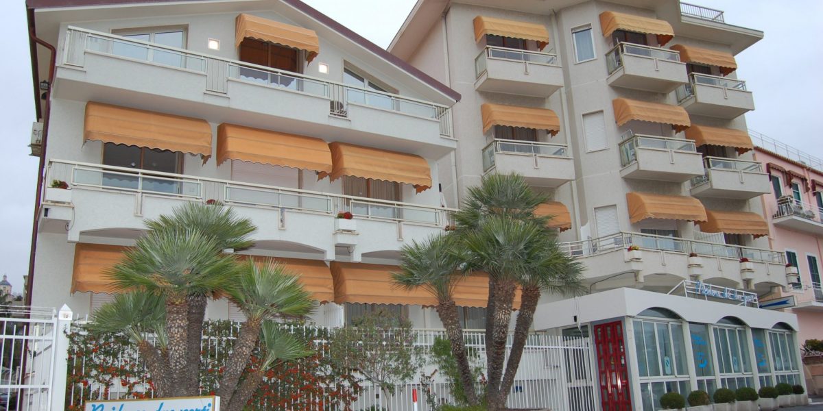 RESIDENCE A RIS RESIDENCE A RIS
